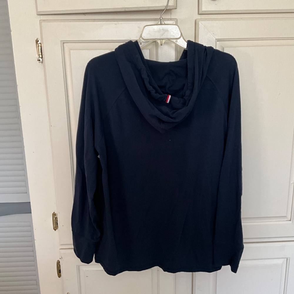 Tommy Hifiger XL long sleeve activewear red white and blue hooded top - Picture 5 of 5